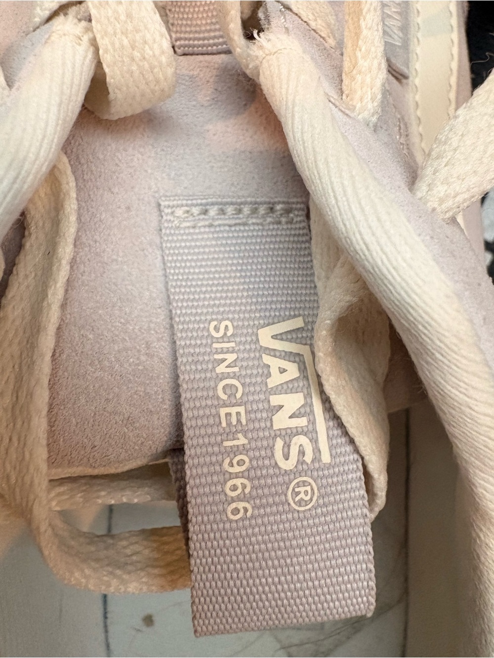 Vans Women’s Light gray Suede Low-Top Sneakers with Cream Accents - Picture 8 of 8
